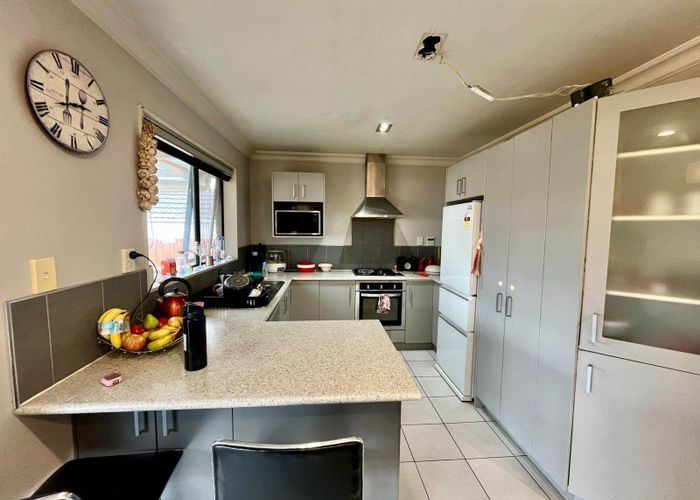  at 2/125 Russell Road, Manurewa, Manukau City, Auckland