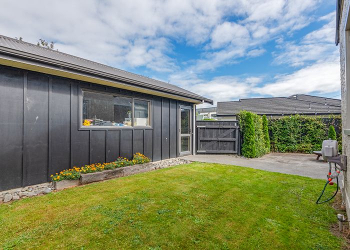  at 8 Graham Place, West End, Palmerston North