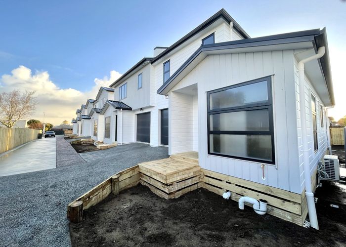  at 65E Manuroa Road, Takanini, Papakura, Auckland