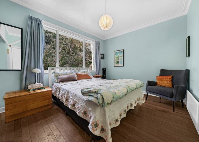  at 32 Derwent Crescent, Titirangi, Waitakere City, Auckland