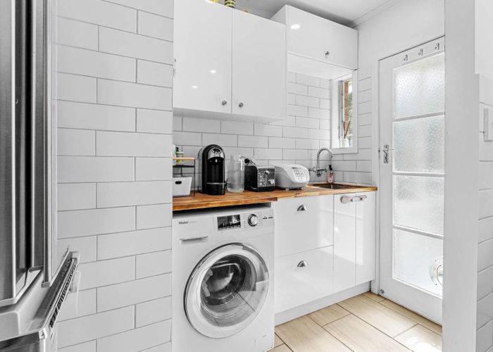  at 2/55 Ayton Drive, Totara Vale, North Shore City, Auckland