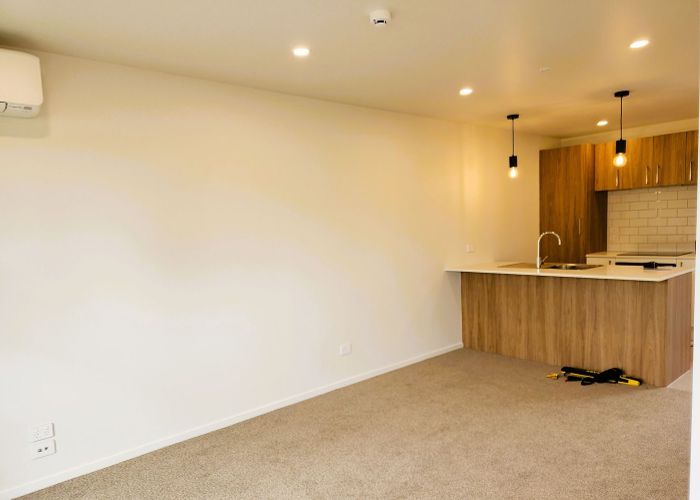  at 20 Moor Avenue, Te Atatu Peninsula, Waitakere City, Auckland