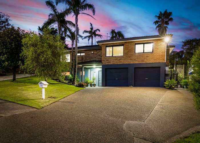  at 36 Rhinevale Close, Henderson, Auckland