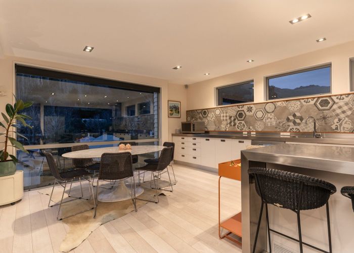  at 72 Bowenvale Avenue, Cashmere, Christchurch City, Canterbury