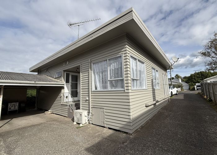  at 3 locarno Ave, St Lukes, Auckland City, Auckland