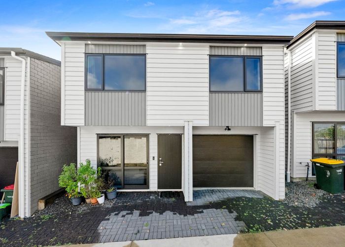  at 664C Pakuranga Road, Highland Park, Manukau City, Auckland