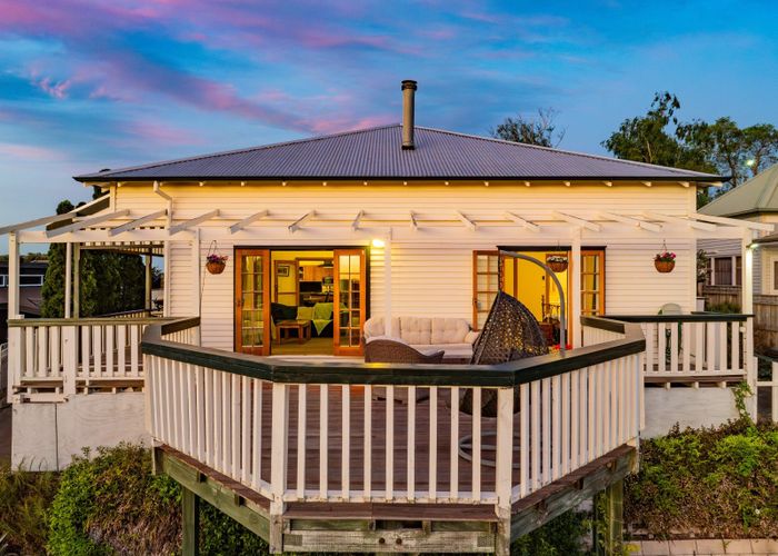  at 7 Lucy Road, Bluff Hill, Napier, Hawke's Bay