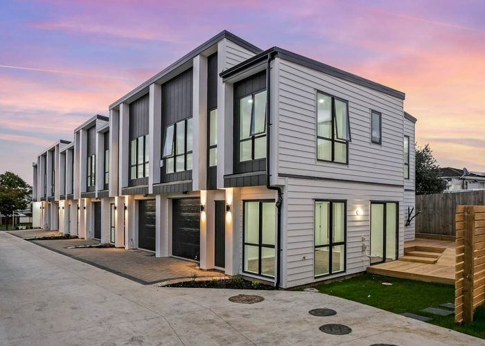  at 6A Becker Drive, Weymouth, Auckland