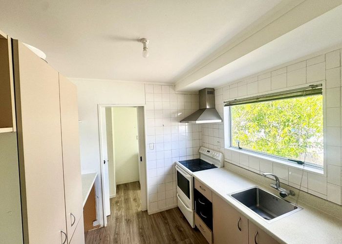  at 2/103 Hutchinson Avenue, New Lynn, Waitakere City, Auckland