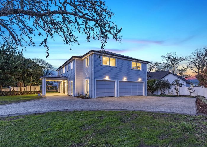  at 19 Oak Manor Drive, Albany, Auckland