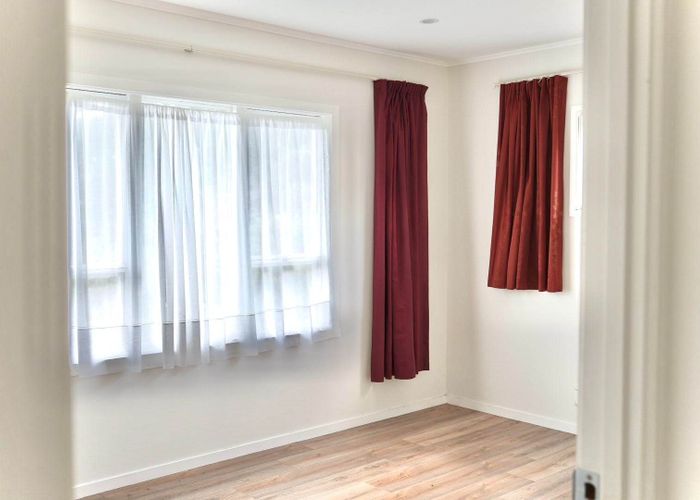  at 27 Marina Road, Torbay, Auckland