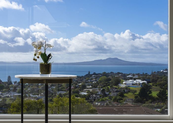  at 2 Shearwater Rise, Rothesay Bay, Auckland