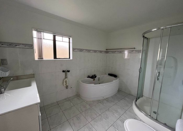  at 17 Raphoe Road, Flat Bush, Manukau City, Auckland