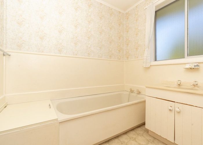  at 14 Betley Crescent, Fairview Downs, Hamilton