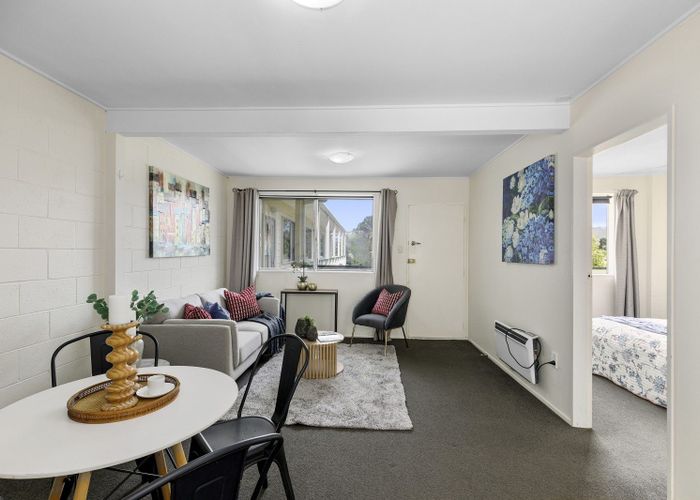  at 8/19 Pirie Crescent, Moera, Lower Hutt, Wellington