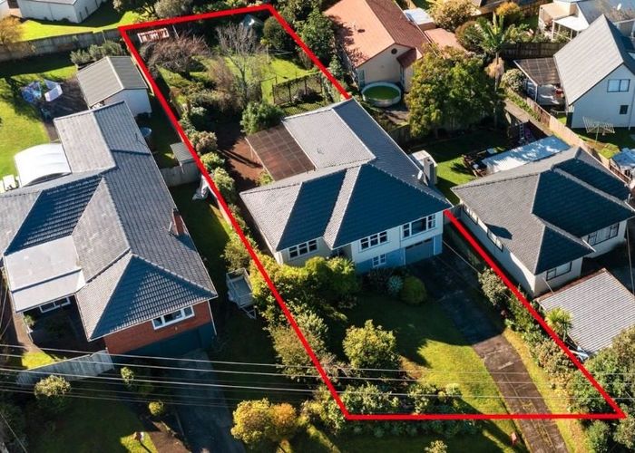  at 88 Target road, Totara Vale, North Shore City, Auckland