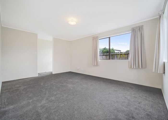  at 2/6 Trimdon Street, Randwick Park, Manukau City, Auckland