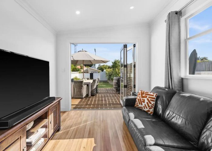  at 74 Nelson Crescent, Napier South, Napier