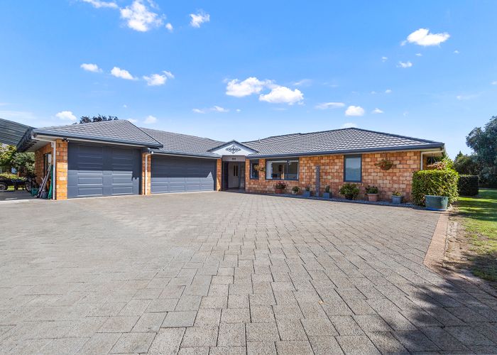  at 230 The Oaks Drive, Leamington, Cambridge