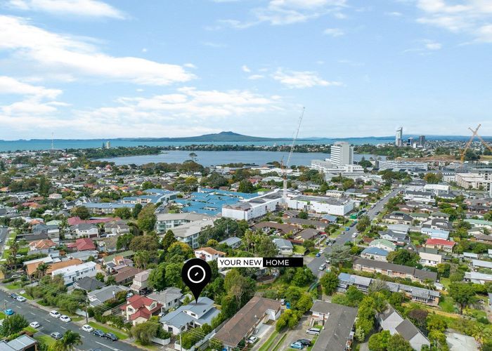  at 14 Nile Road, Milford, Auckland