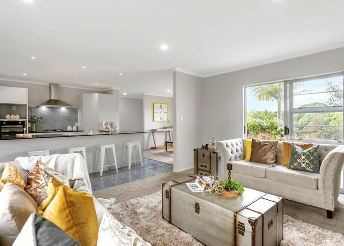  at 7 Savona Drive, Flat Bush, Auckland