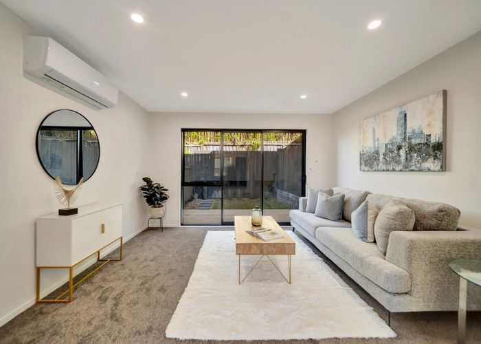  at 8/106 Triangle Road, Massey, Waitakere City, Auckland