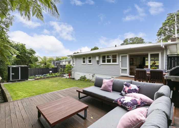  at 38 Lyndhurst Road, Tawa, Wellington