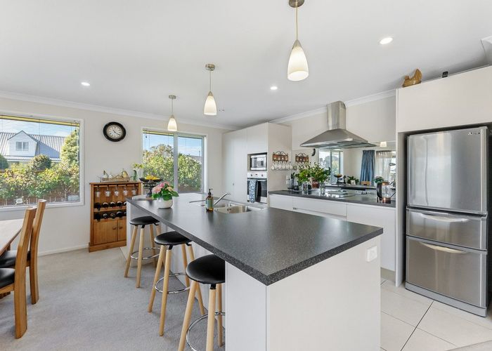  at 1 Honeyfield Drive, Whalers Gate, New Plymouth, Taranaki