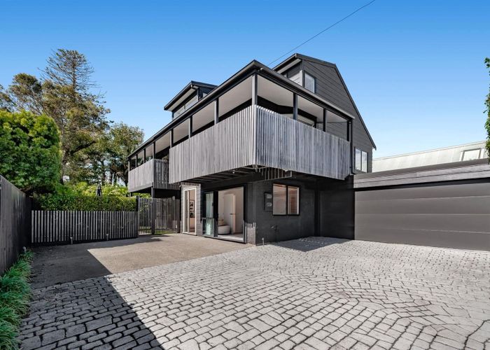  at 2/10 Sylvan Park Avenue, Milford, North Shore City, Auckland