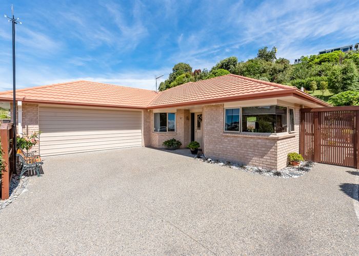 Free property data for 8 Leanne Way, Waikanae Beach, Waikanae homes.co.nz