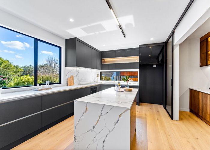  at 7D Crete Avenue, Milford, Auckland