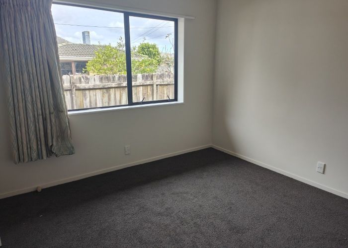  at 2/21 Campbell Road, One Tree Hill, Auckland