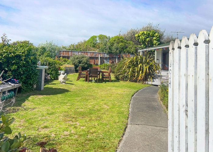  at 1a Field Way, Waikanae Beach, Kapiti Coast, Wellington