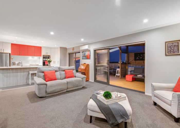  at 14 Kingfisher Road, Millwater, Rodney, Auckland