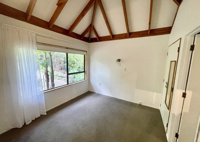  at 1/62 Wairoa Road, Narrow Neck, Auckland