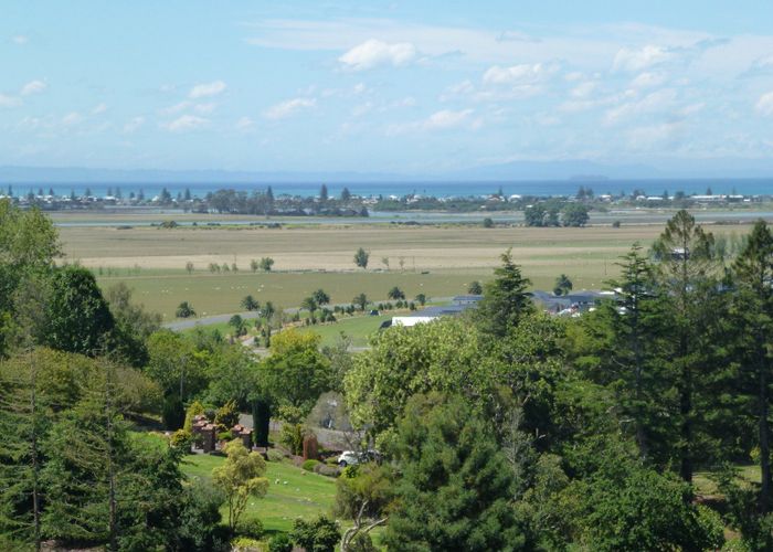  at 86 Oak Road, Poraiti, Napier, Hawke's Bay