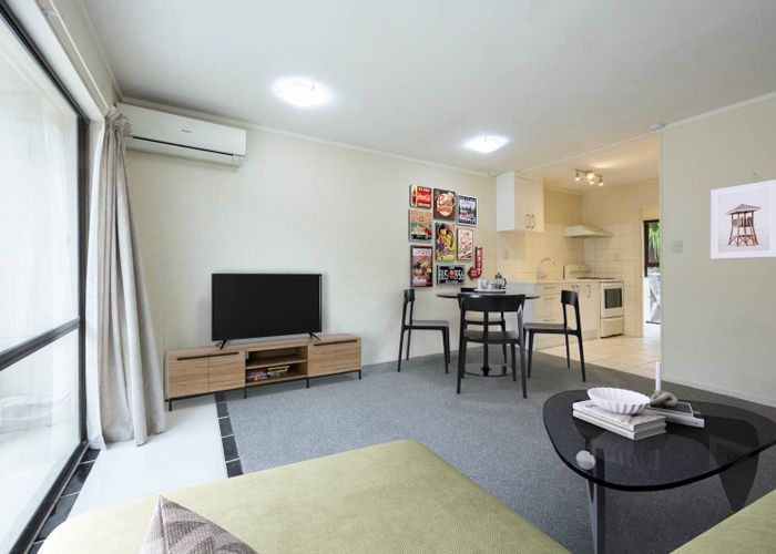  at 2/22 Longford Street, Mount Wellington, Auckland City, Auckland