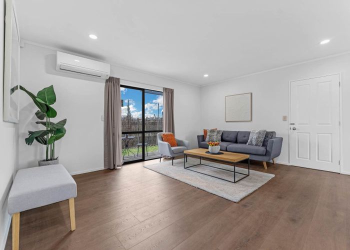  at 21 Neta Grove, Henderson, Waitakere City, Auckland