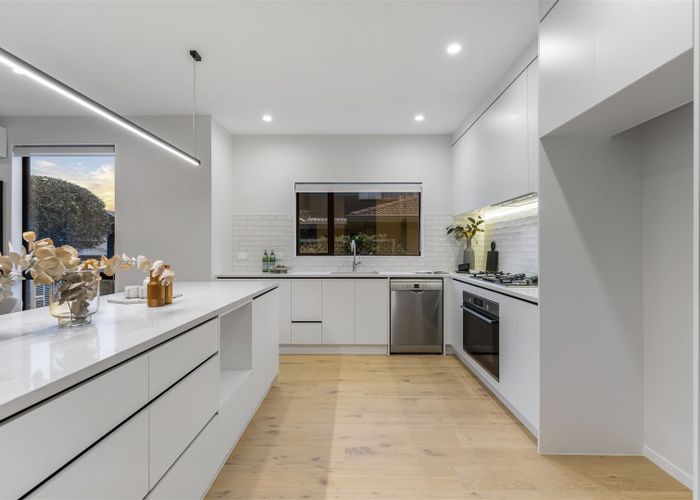  at 35B Corunna Road, Milford, Auckland