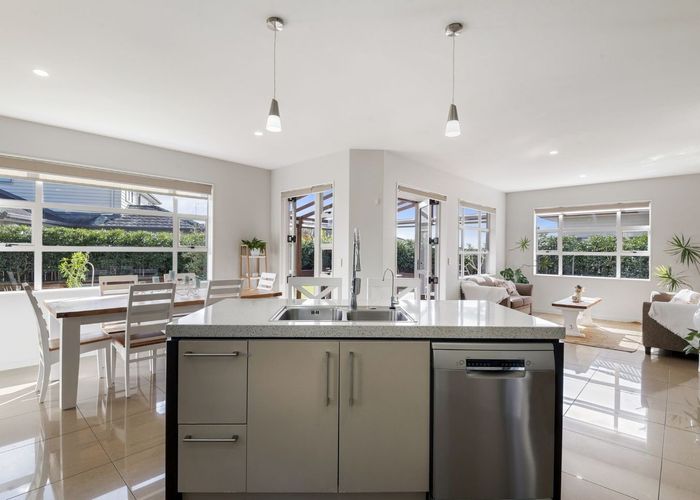  at 4 Laurel Oak Drive, Schnapper Rock, Auckland