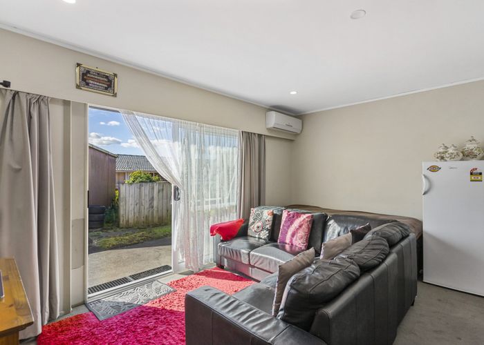  at 2/10 Margaret Road, Papatoetoe, Auckland