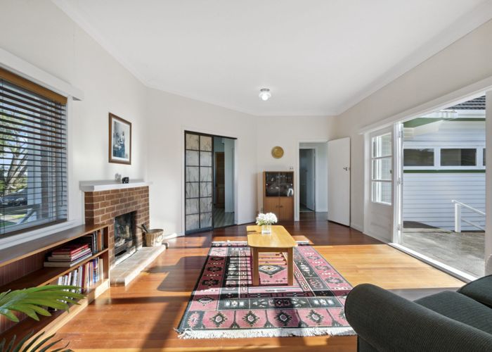  at 2/5 Argyle Terrace, Milford, Auckland