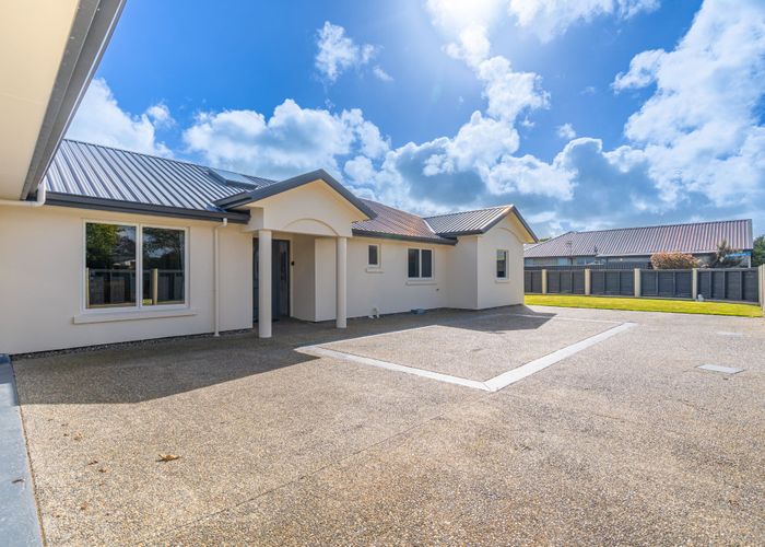  at 1 Somerset Lane, Rosedale, Invercargill