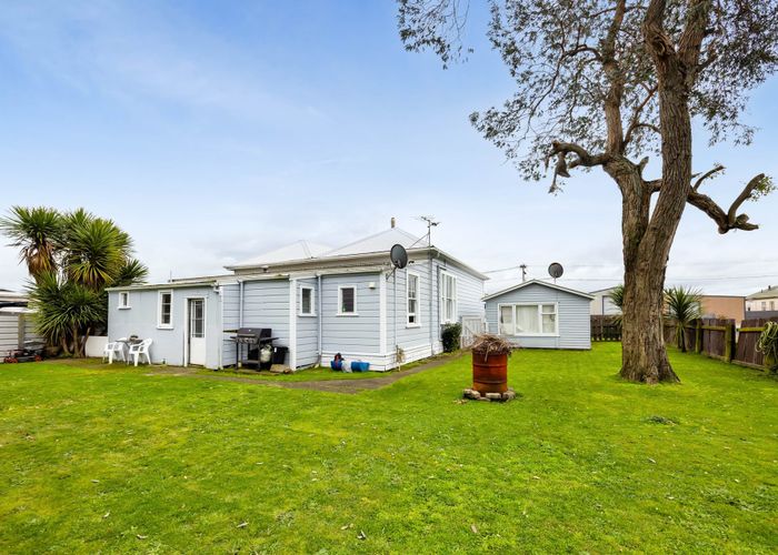  at 74 Union Street, Hawera
