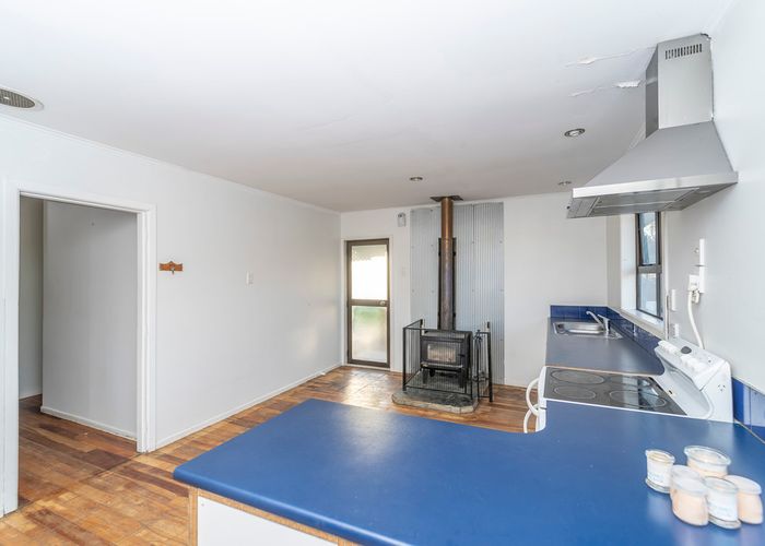  at 112 Oxford Street, Lansdowne, Masterton
