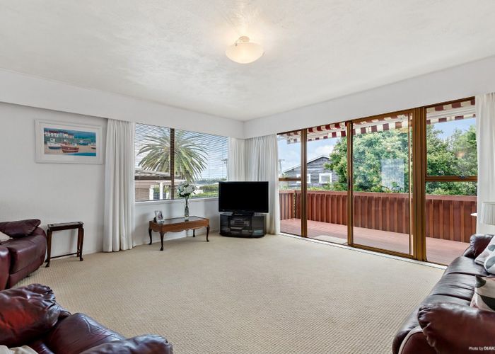  at 2/5 Pine Ridge Tce, Hauraki, North Shore City, Auckland