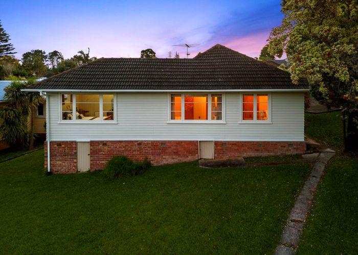  at 8 Ayrton Street, Te Atatu South, Auckland