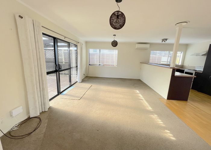  at 2/40 Harding Avenue, Mount Wellington, Auckland