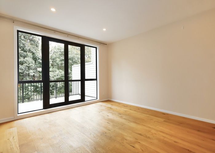  at 17 Lyon Ave, St Lukes, Auckland City, Auckland