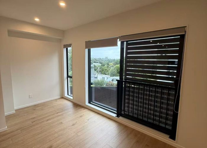  at 4/15B Wolseley St, Morningside, Auckland City, Auckland